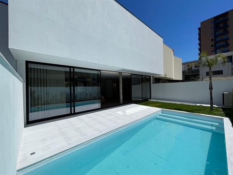 Moradia em Banda T3+1