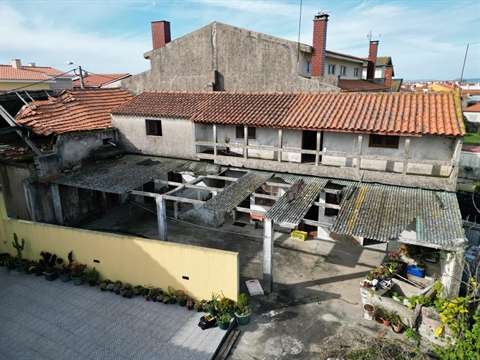 Moradia para Restaurar T4